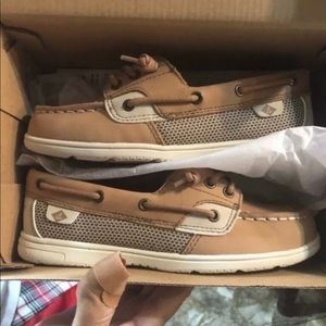 Girls sperry